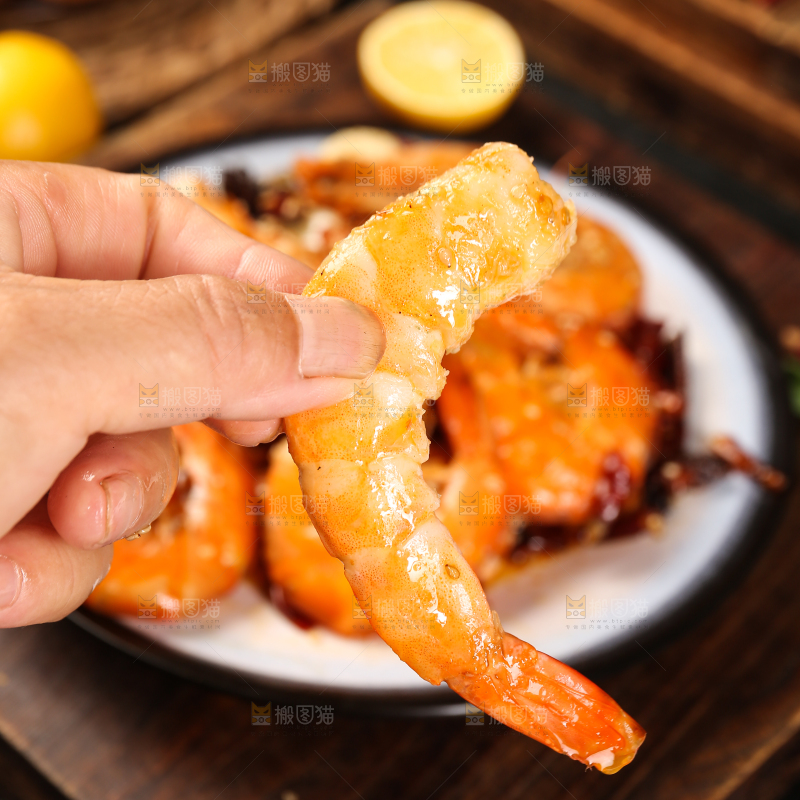 深底上的香辣大虾