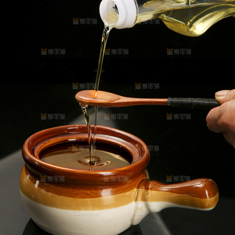 深底上的山茶油