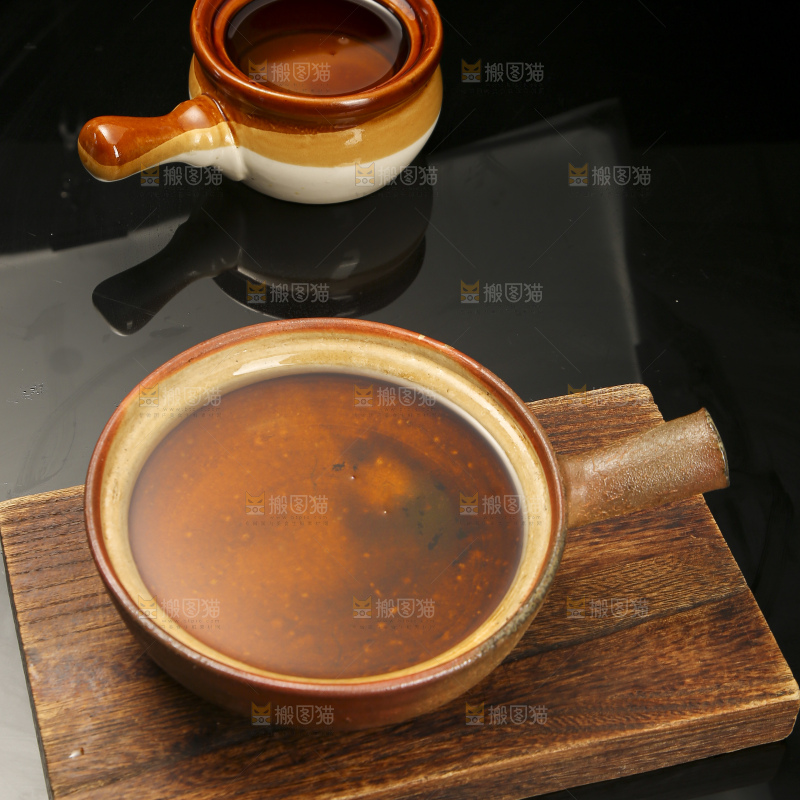 深底上的山茶油