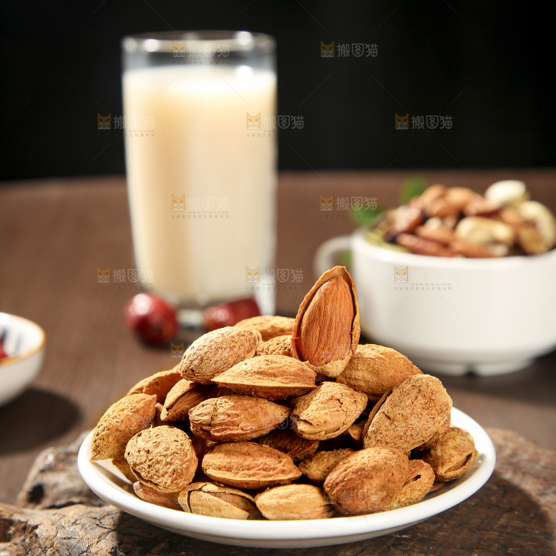 深底上的扁桃仁