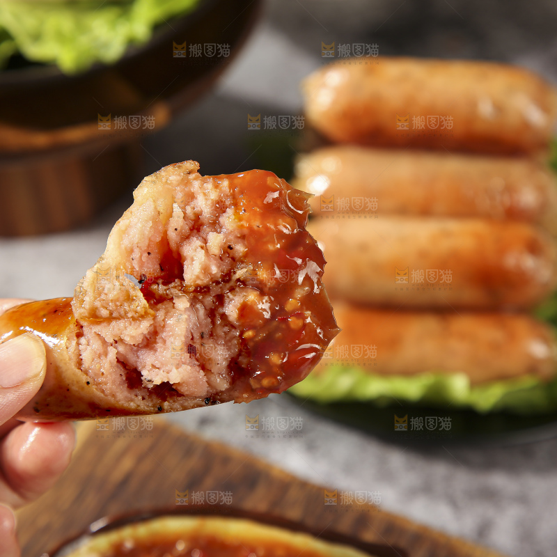 深底上的烤肠