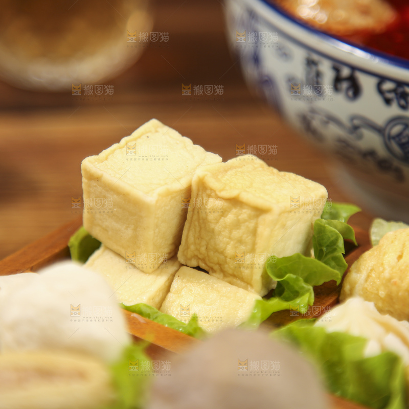 木底上的火锅丸子