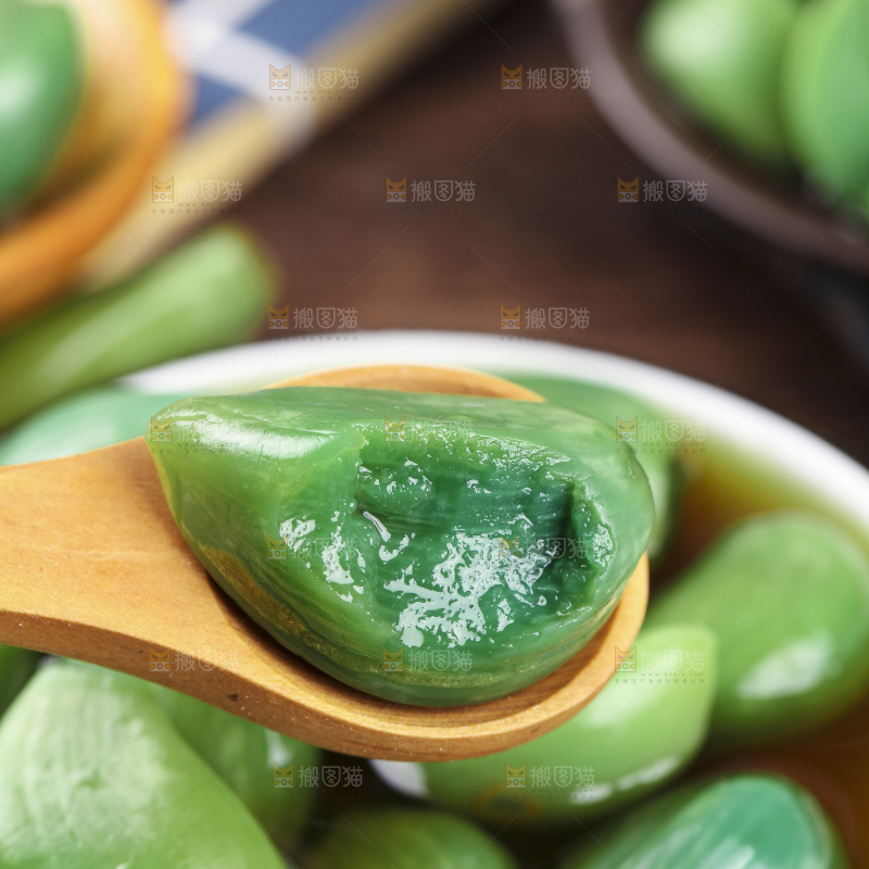 深底上的腊八蒜