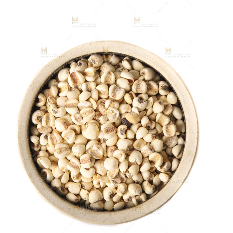白底上的腊八粥食材