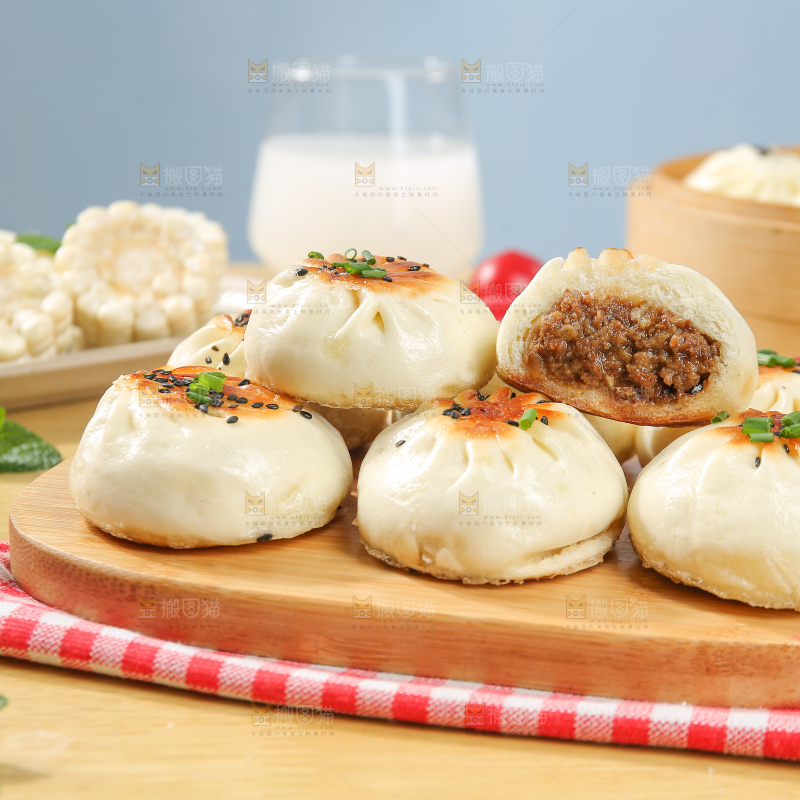 浅底上的牛肉包子