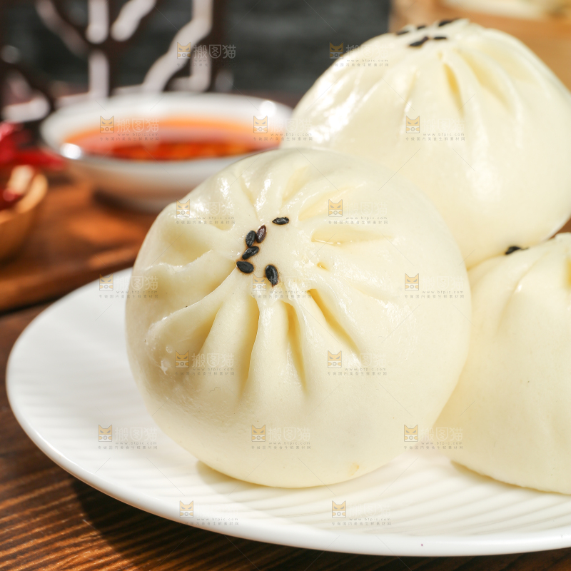 深底上的牛肉包子