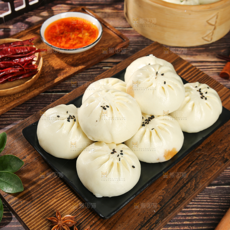 深底上的牛肉包子