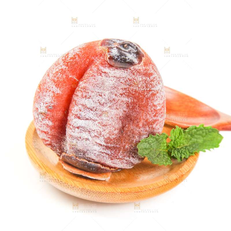 白底上放着吊柿饼