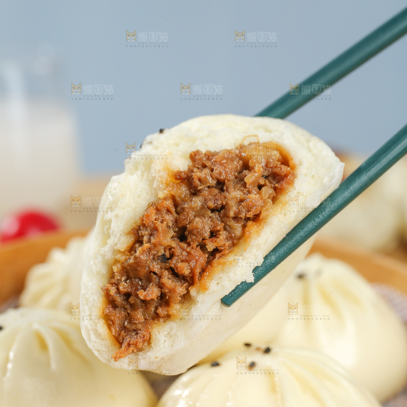 浅底上的牛肉包子