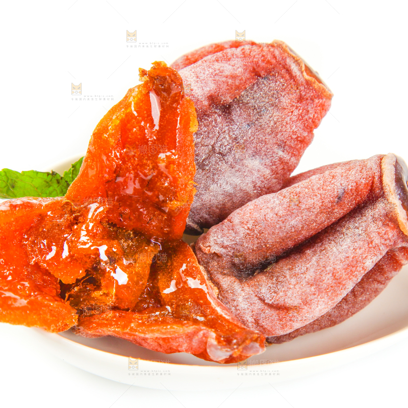 白底上放着吊柿饼