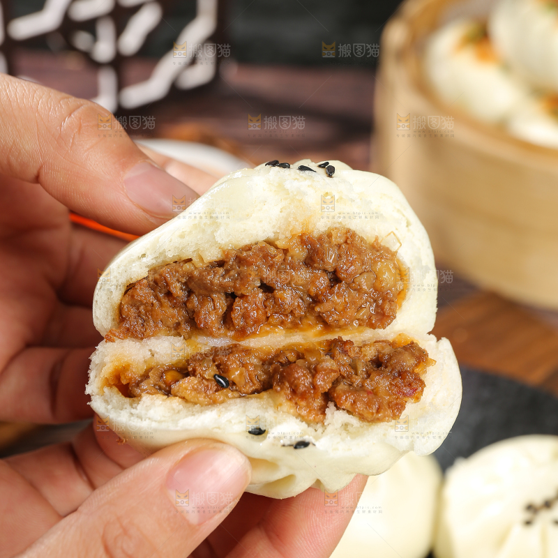 深底上的牛肉包子