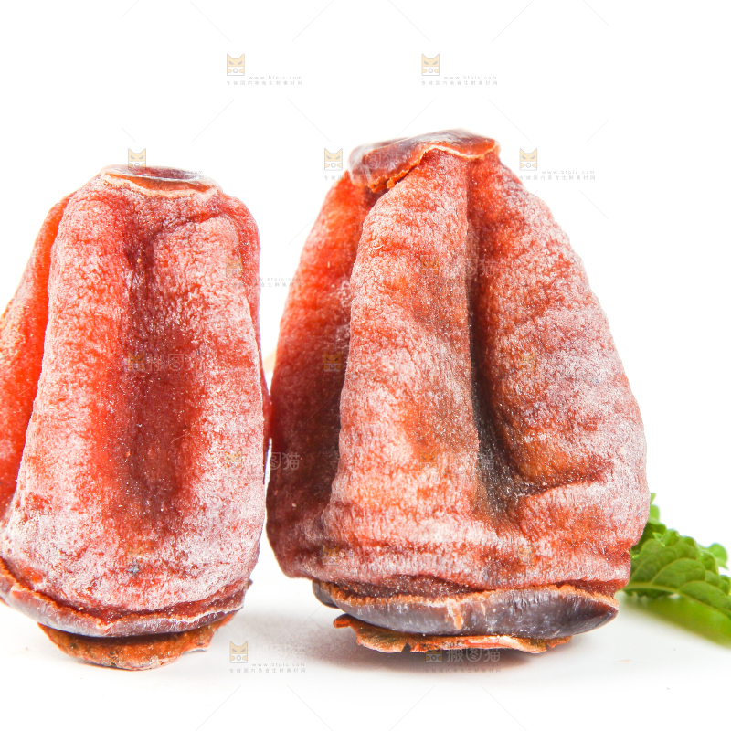 白底上放着吊柿饼