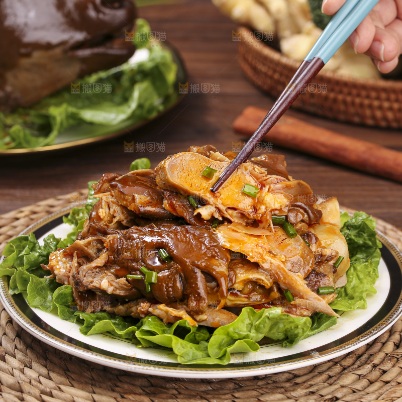 深底上的羊头肉