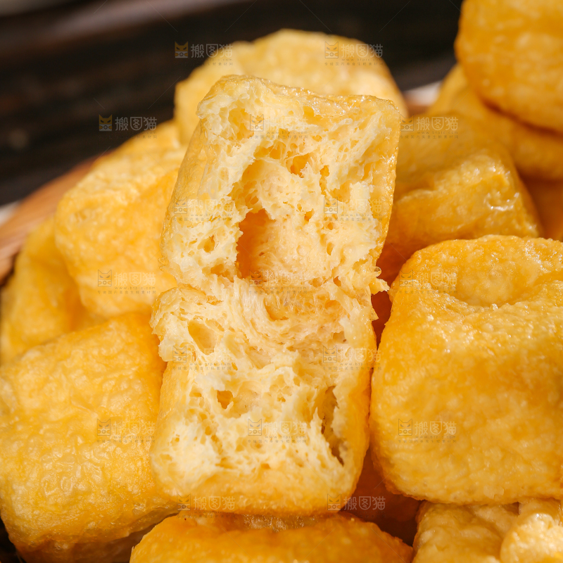 深底上的油豆腐