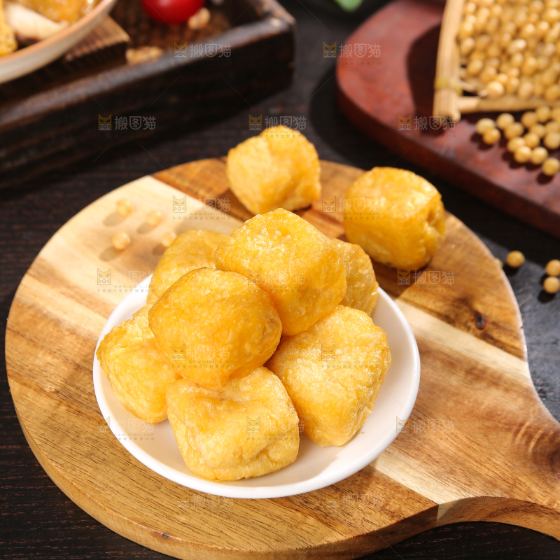 深底上的油豆腐
