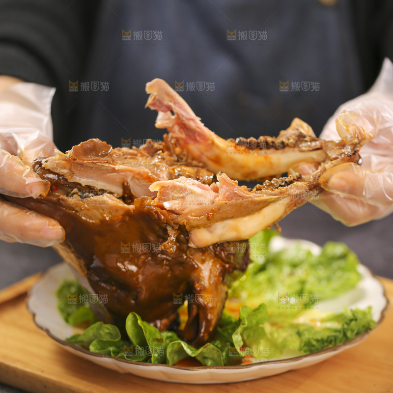 深底上的羊头肉