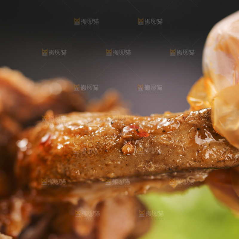 深底上的羊头肉