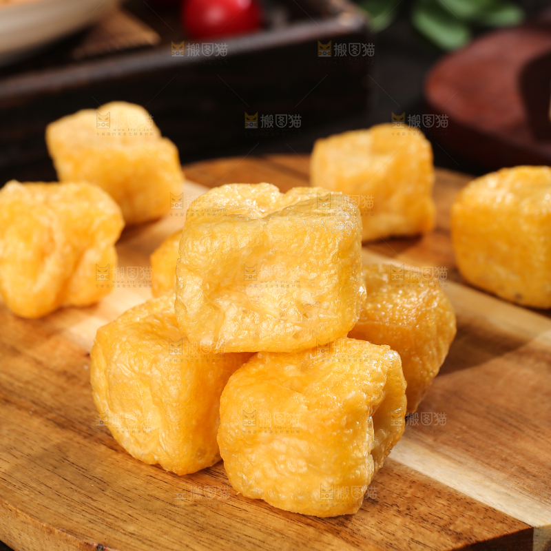 深底上的油豆腐