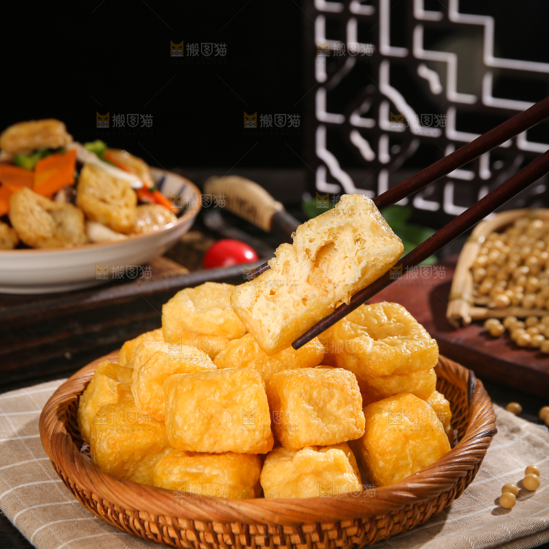 深底上的油豆腐