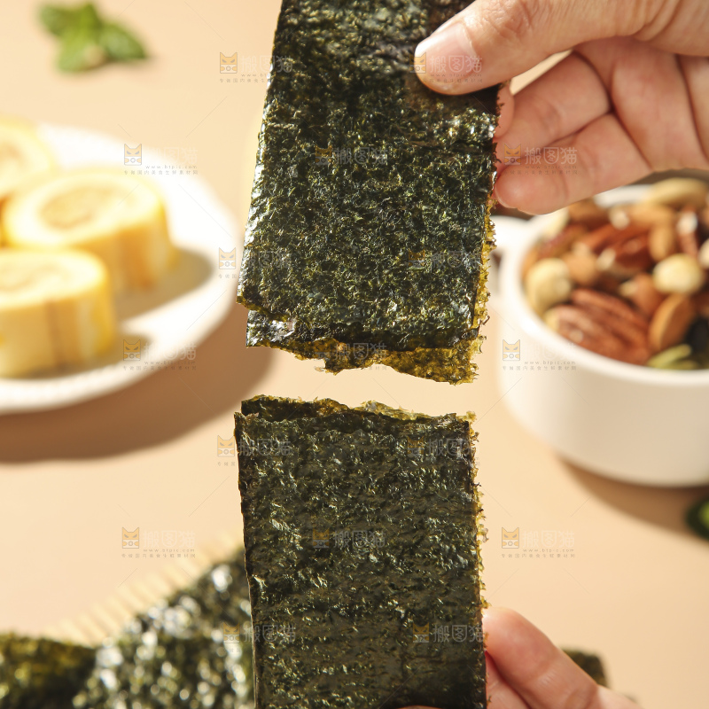 浅底上的海苔卷