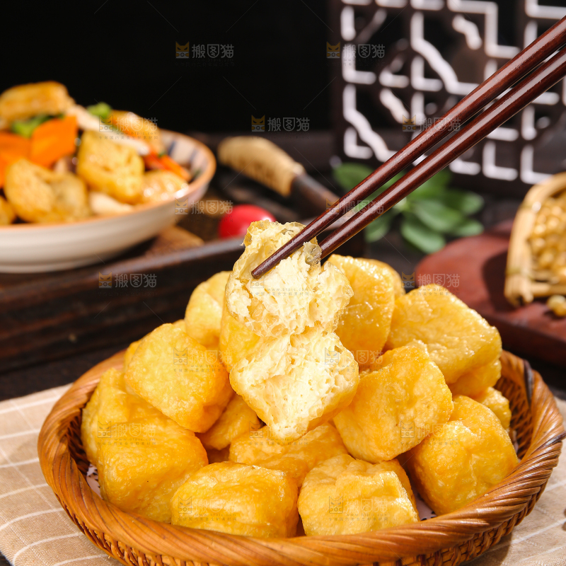 深底上的油豆腐
