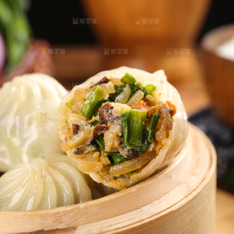 木底上摆放着的小包子