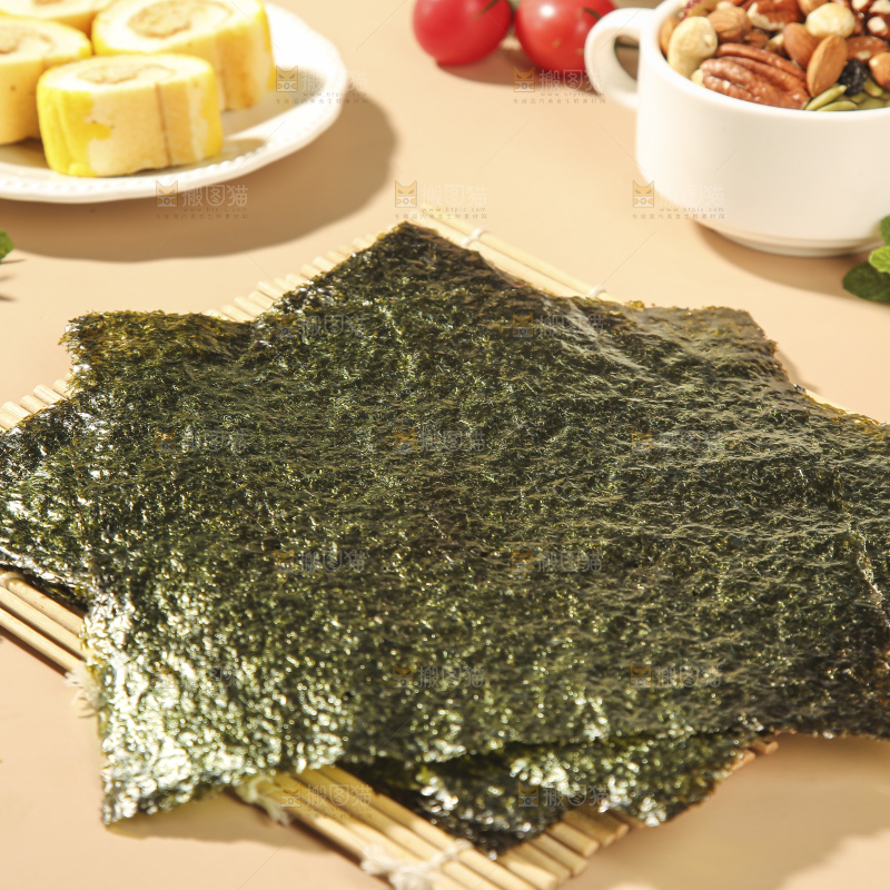 浅底上的海苔卷