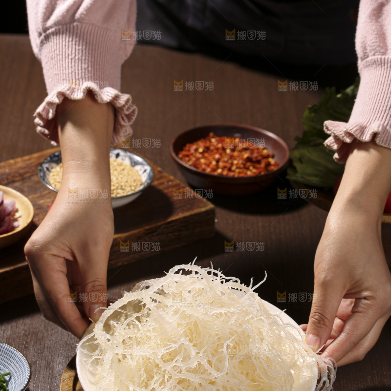 深底上的龙须菜