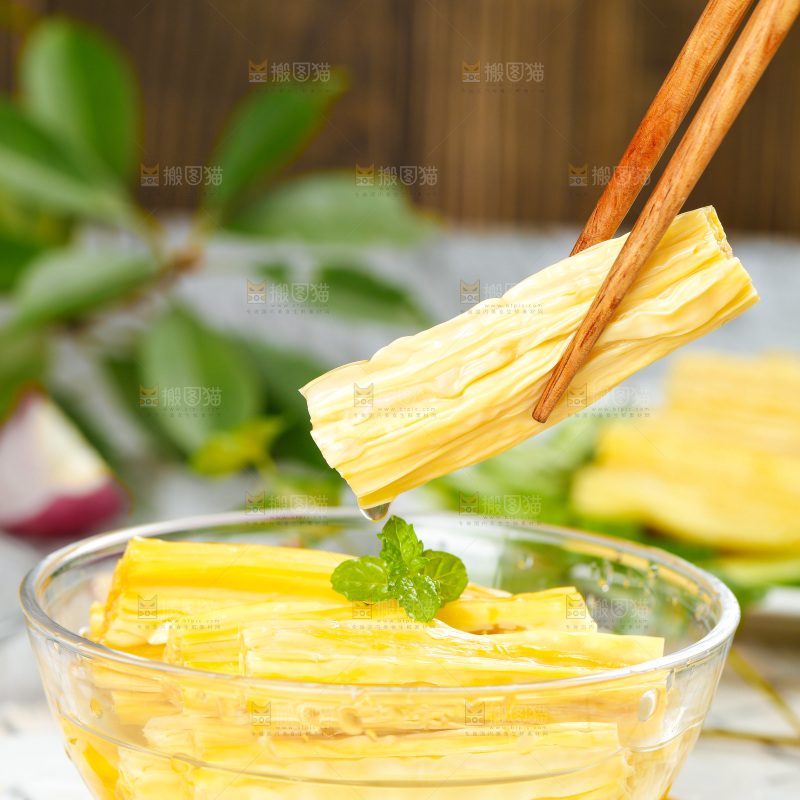 碗里装着腐竹
