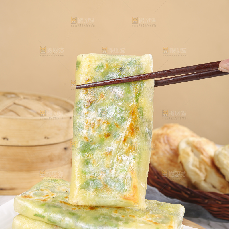 浅底上的韭菜盒子