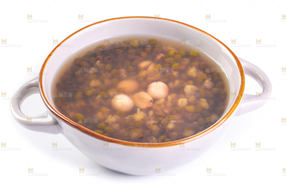 白底上的绿豆莲子汤