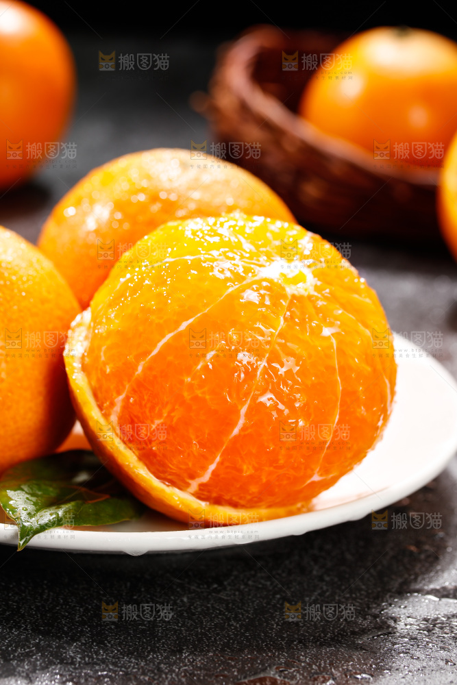 深底上的爱媛果冻橙