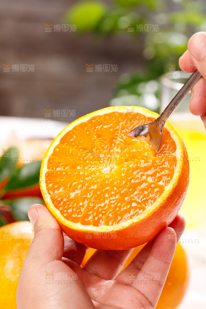 浅底上的爱媛果冻橙