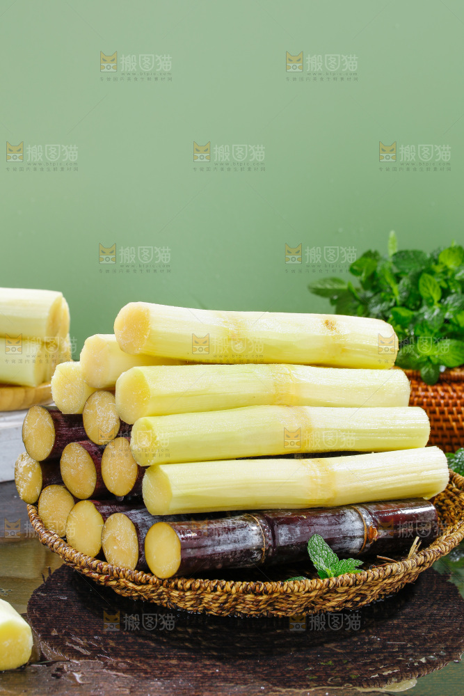 深底上的黑皮甘蔗