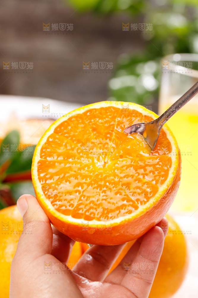 浅底上的爱媛果冻橙