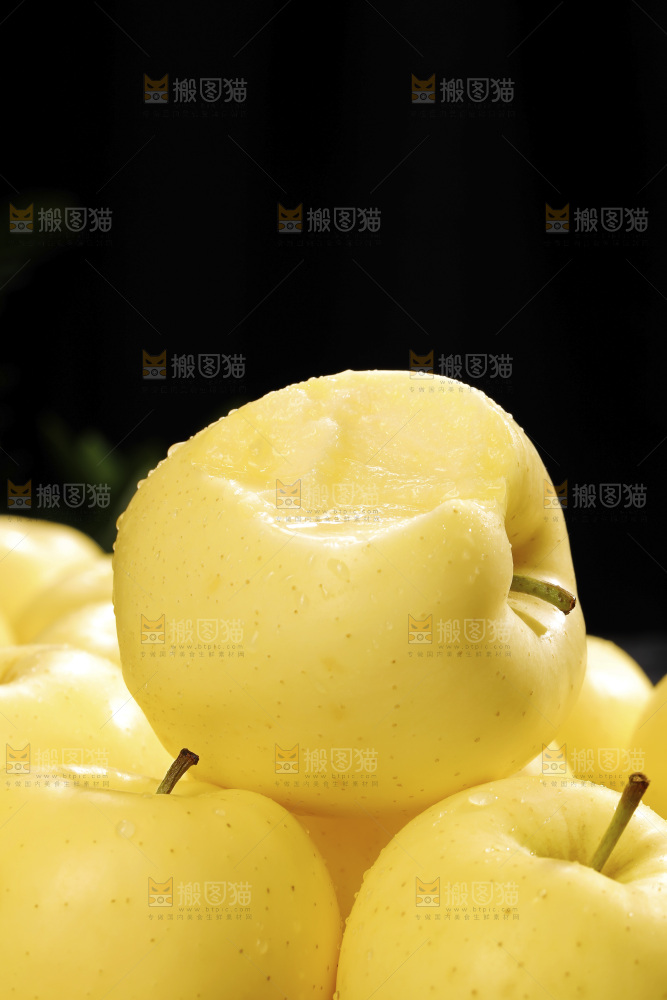 深底上的黄元帅苹果