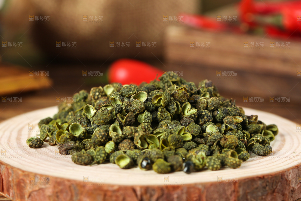 深底上的藤椒