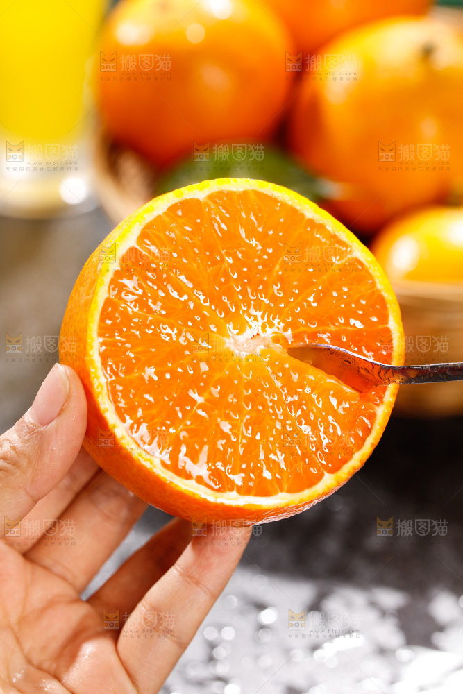 深底上的爱媛果冻橙