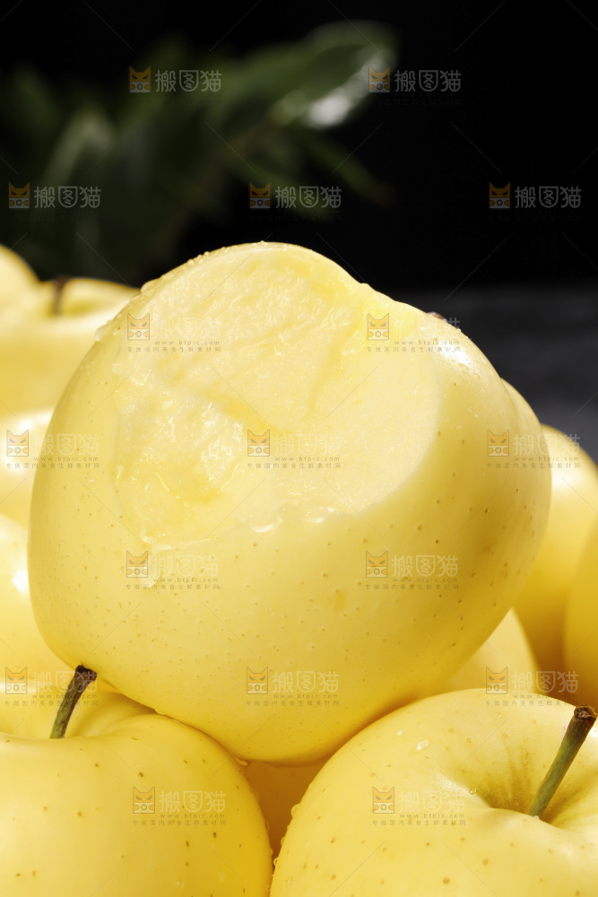 深底上的黄元帅苹果