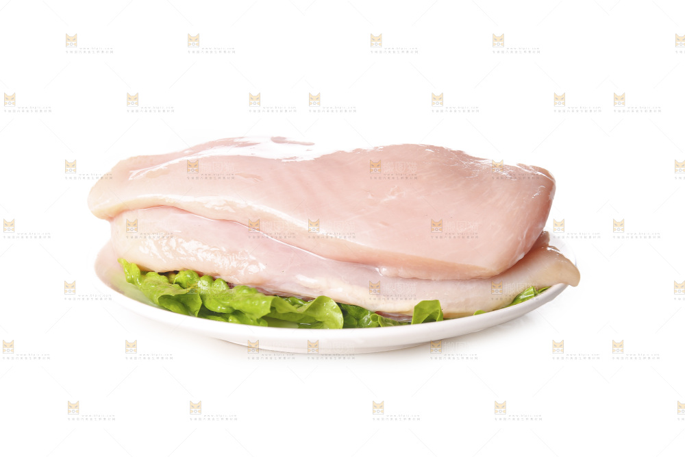 白底上的鸡胸肉