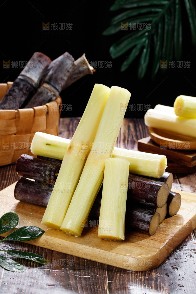 深底上的黑皮甘蔗
