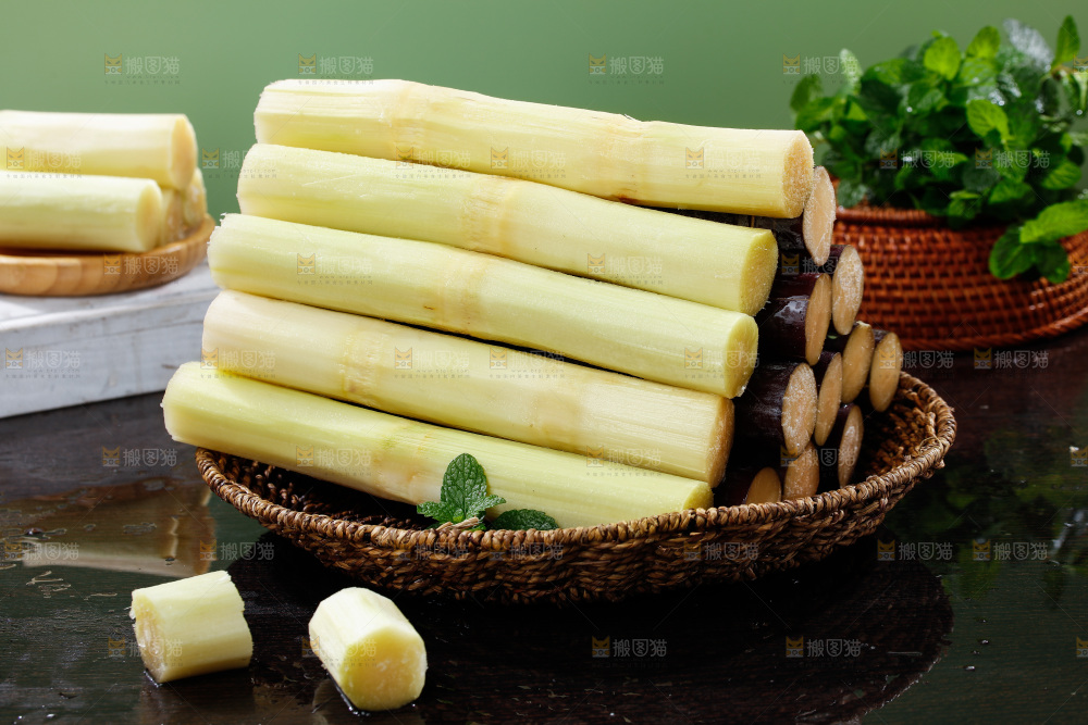 深底上的黑皮甘蔗