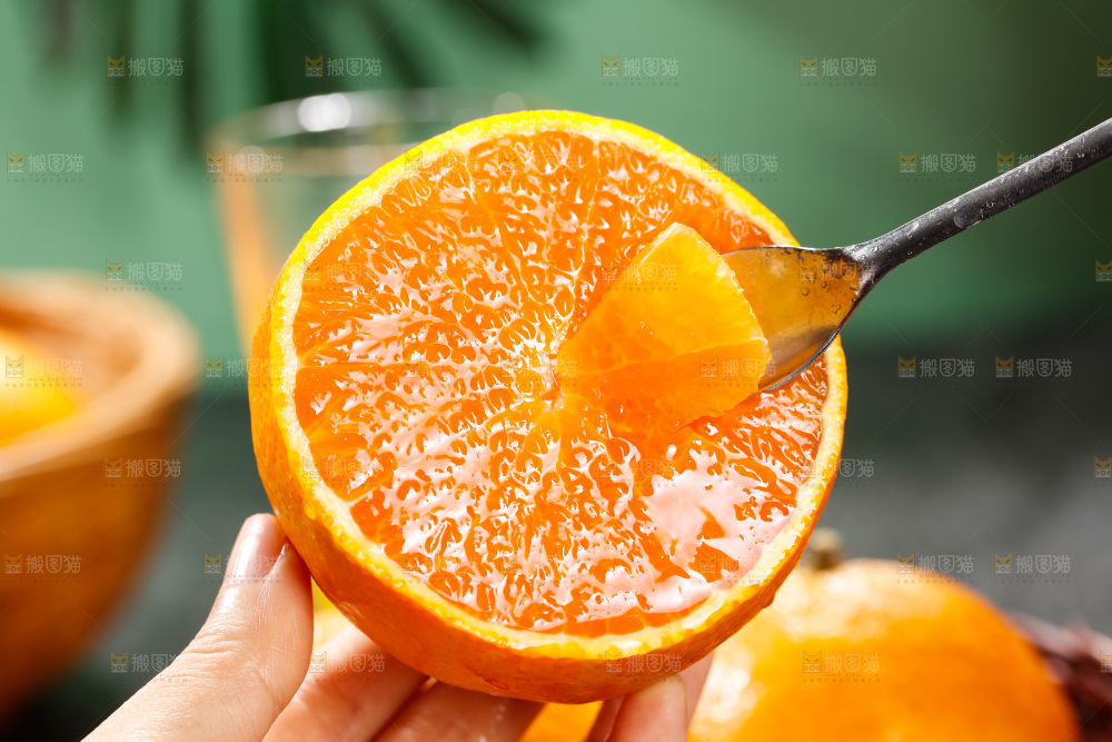 深底上的爱媛果冻橙