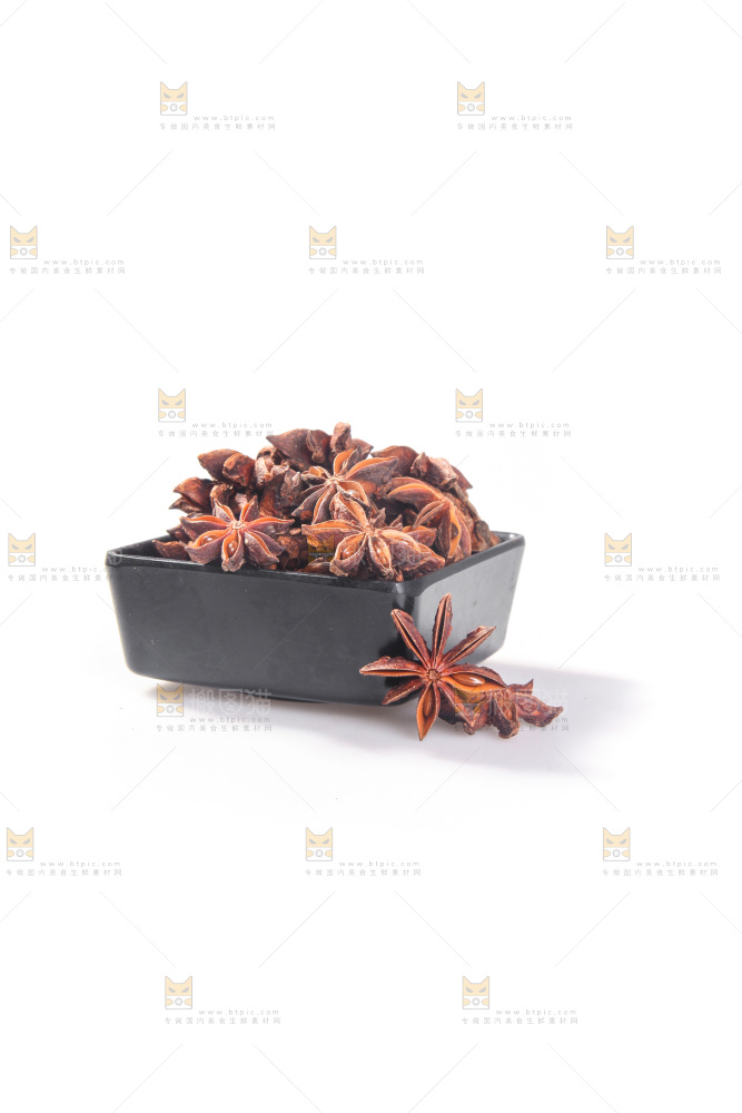 白底上的八角
