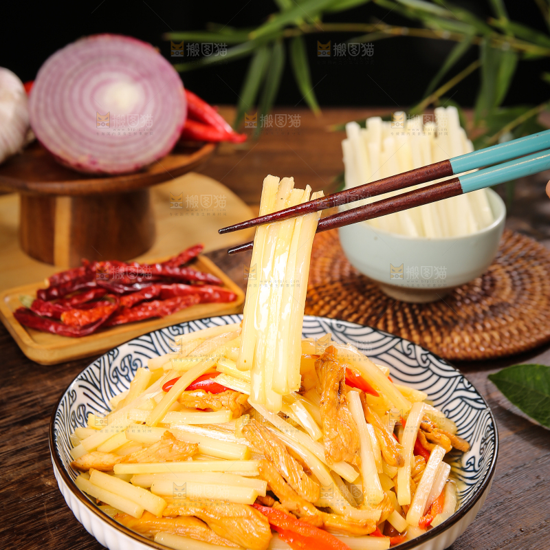 木底上的笋丝炒肉