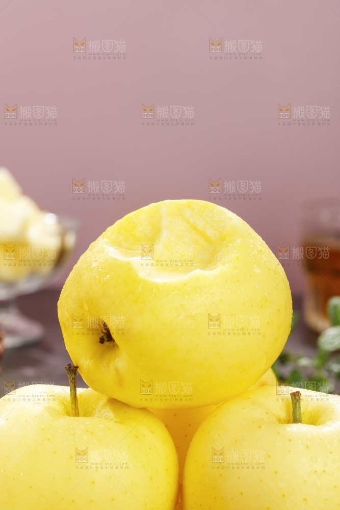深底上的黄元帅苹果