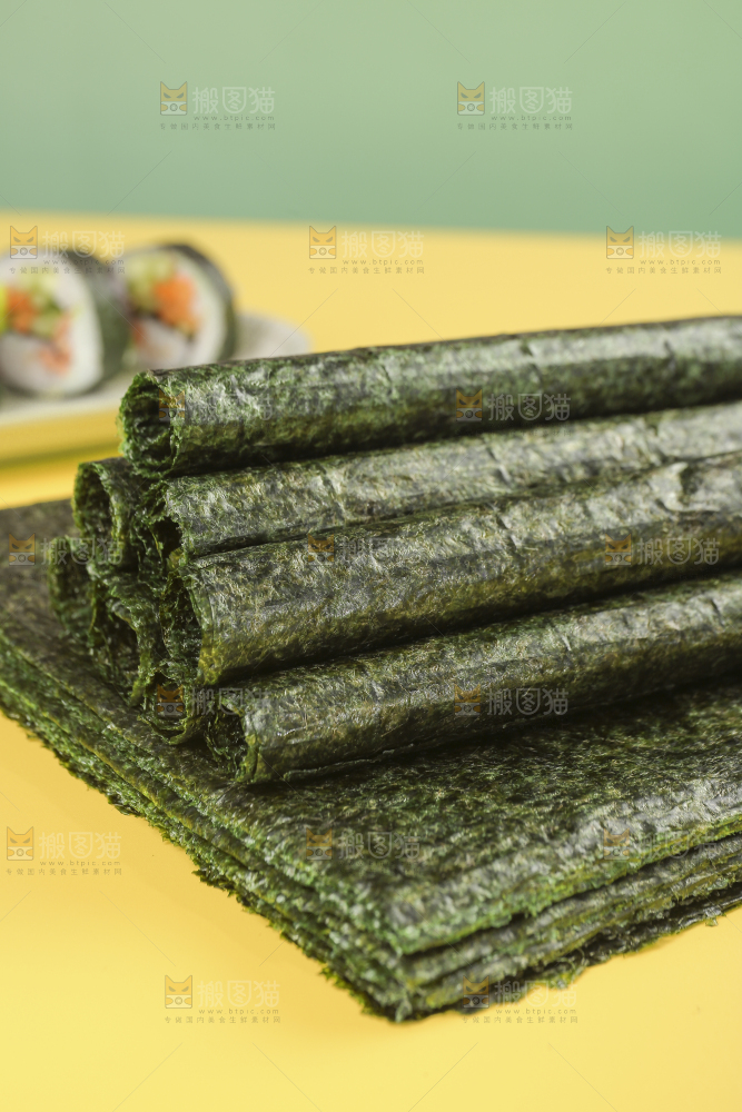 浅底上的海苔卷