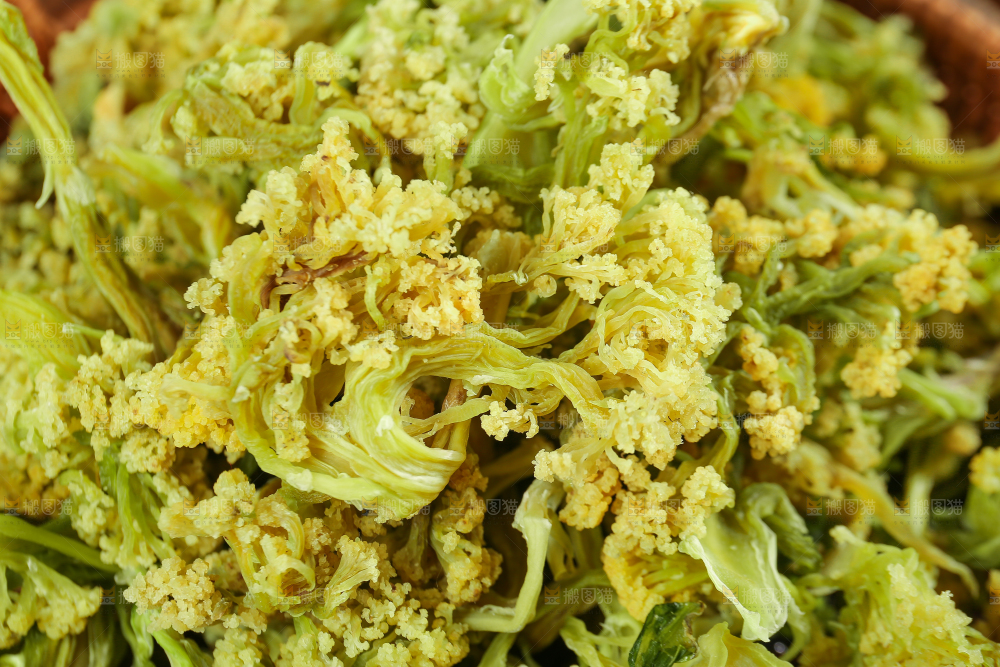 木底上的干花菜