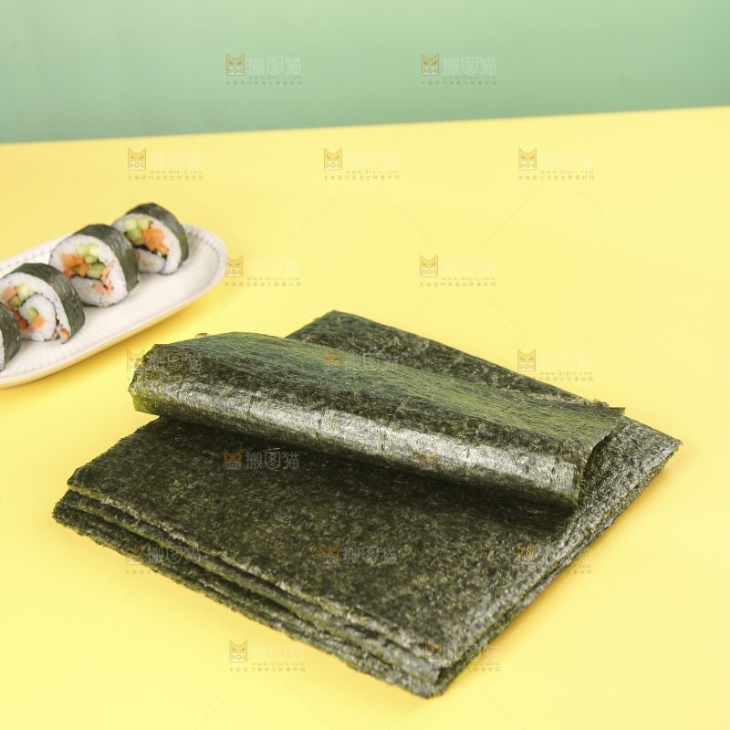 浅底上的海苔卷