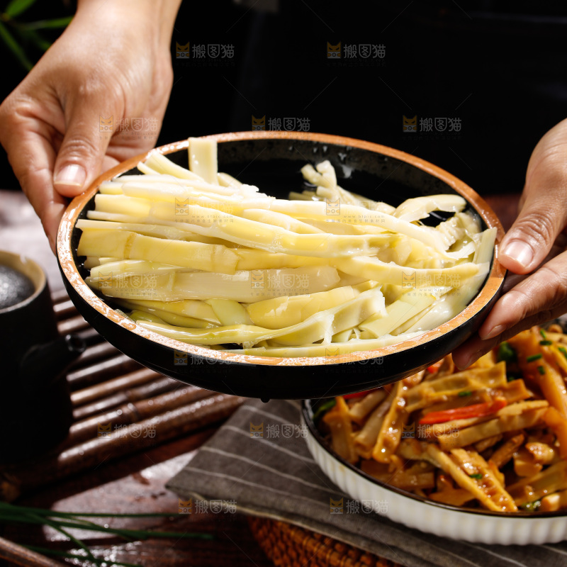 深底上的清水笋丝